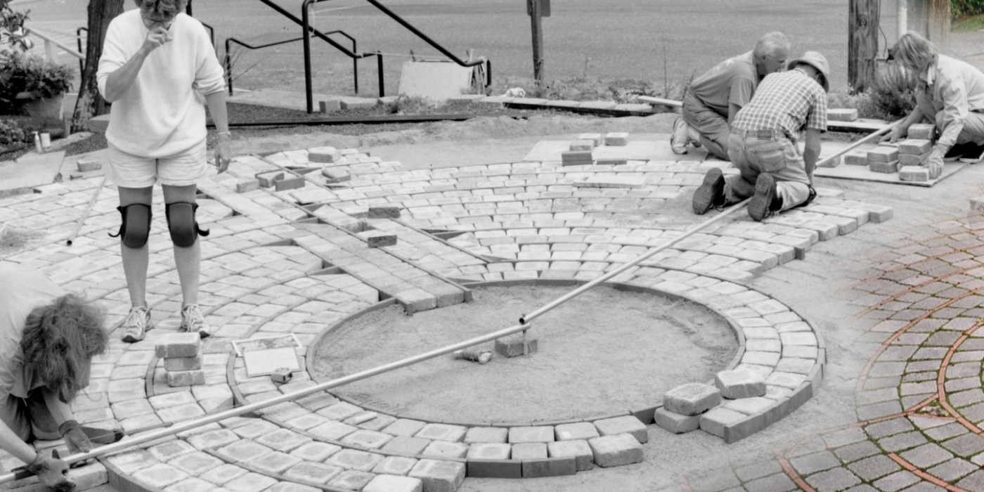 Building a labyrinth